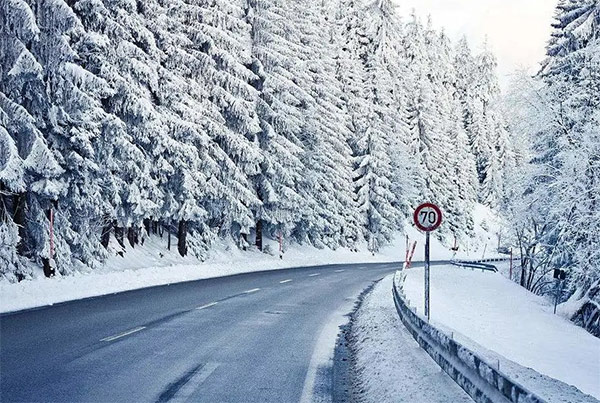 百世路全新融雪技術(shù)，為冬季行車安全護航